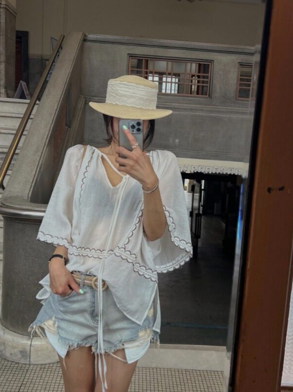 Ethnic Fusion Fashion - เสื้อคอวีผูกเชือกสไตล์เกาหลี ลายปะติด ผสมผสานความเป็นเอกลักษณ์ แฟชั่นผู้หญิง สำหรับฤดูใบไม้ผลิ ฤดูใบไม้ร่วง