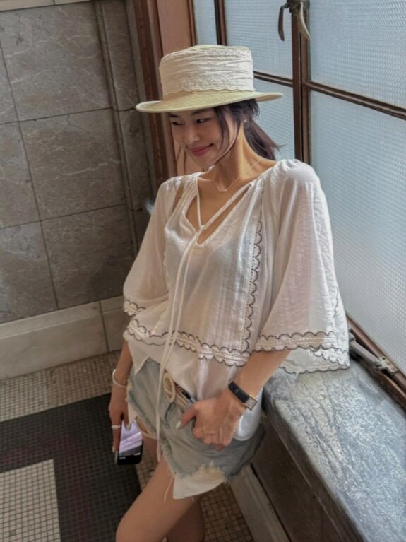 เสื้อคอวีผูกเชือกสไตล์เกาหลี ล - Ethnic Fusion Fashion บทวิจารณ์และราคา