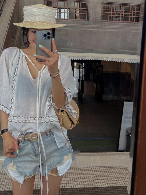 เสื้อคอวีผูกเชือกสไตล์เกาหลี ล - Ethnic Fusion Fashion บทวิจารณ์และราคา