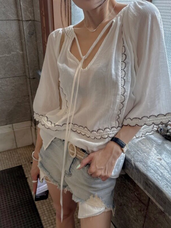 เสื้อคอวีผูกเชือกสไตล์เกาหลี ล - Ethnic Fusion Fashion บทวิจารณ์และราคา